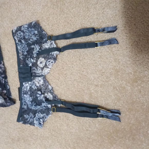 NWT Push Up Bra & Garter Belt ONLY 2 pc*** - Picture 5 of 8